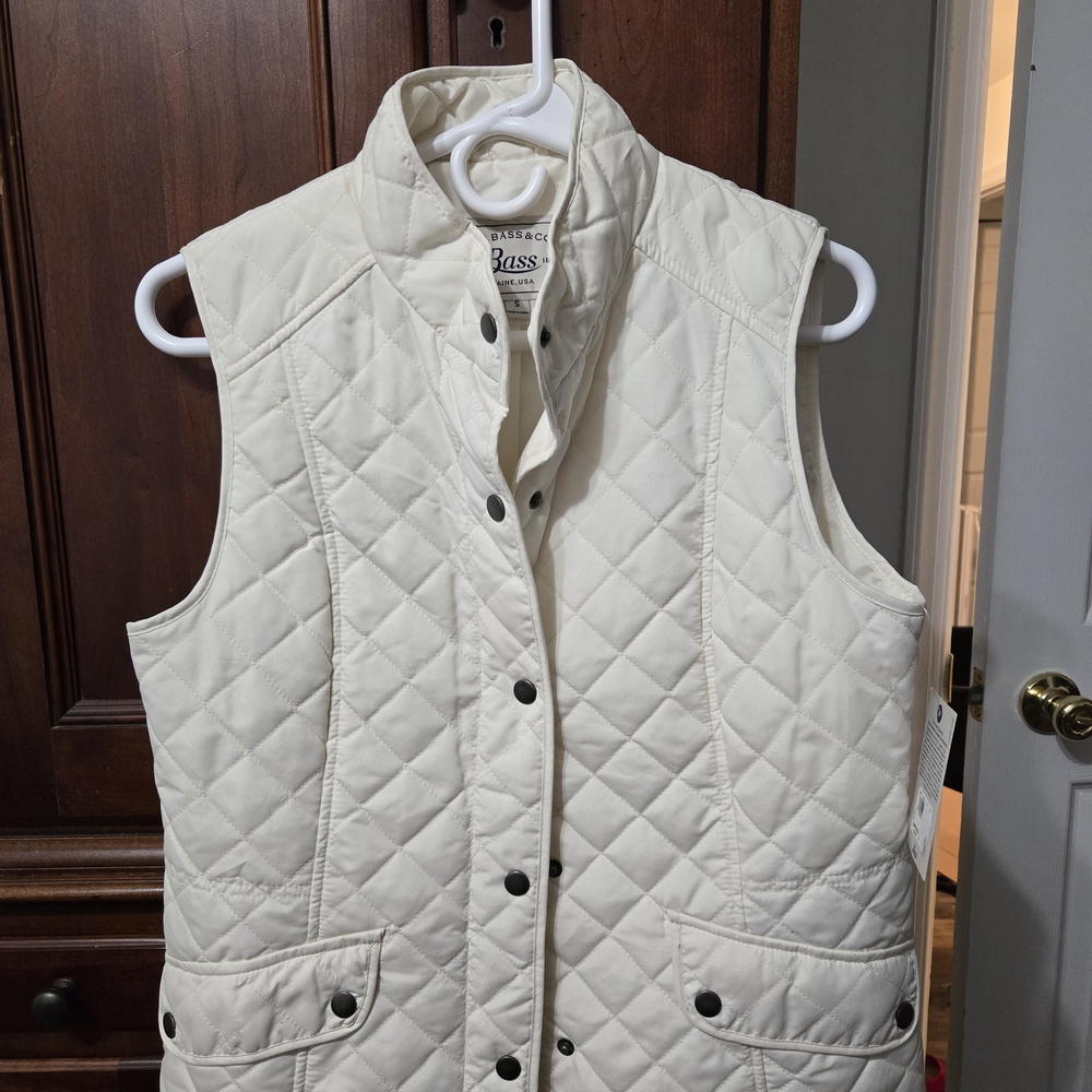 G.H. Bass & Co. Women's Quilted White Vest